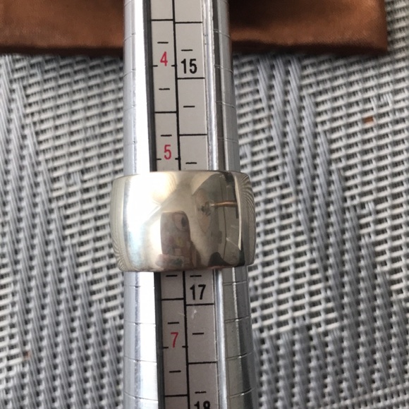 Size 5ish Metalsmiths Sterling Silver ring. NEW - Picture 7 of 10